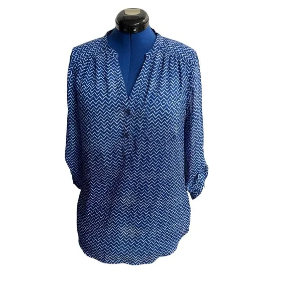MAURICES Women's Blue White "Chevron Style"Top Blouse Tunic Size Large - Picture 1 of 9